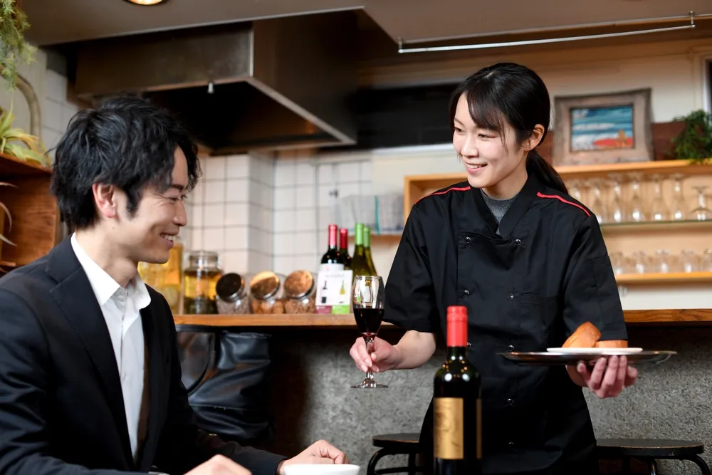 なぜ今「飲食派遣」が選ばれるのか?アルバイトとの決定的な違い