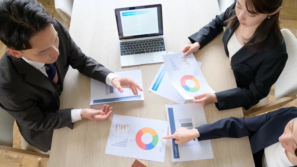 商品開発／マーケティング／店舗開発など